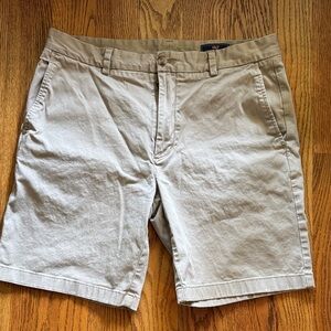Vineyard Vines Tan Flat Front Men Shorts 34